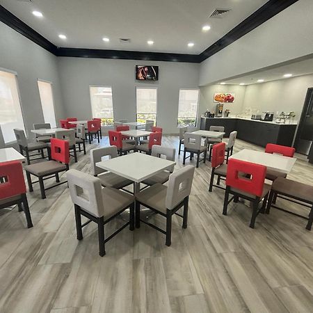 Quality Inn & Suites At Airport Blvd I-65 Мобил Екстериор снимка