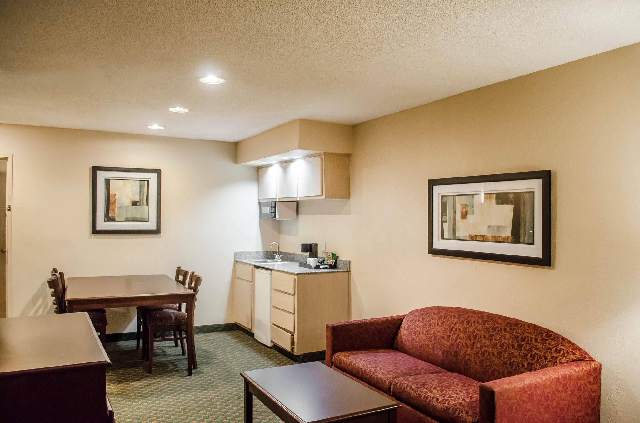 Quality Inn & Suites At Airport Blvd I-65 Мобил Екстериор снимка