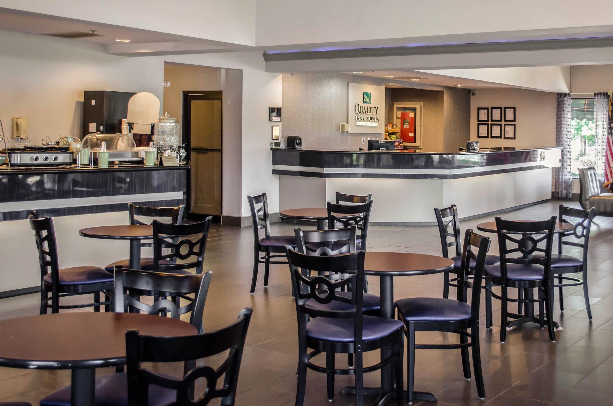 Quality Inn & Suites At Airport Blvd I-65 Мобил Екстериор снимка