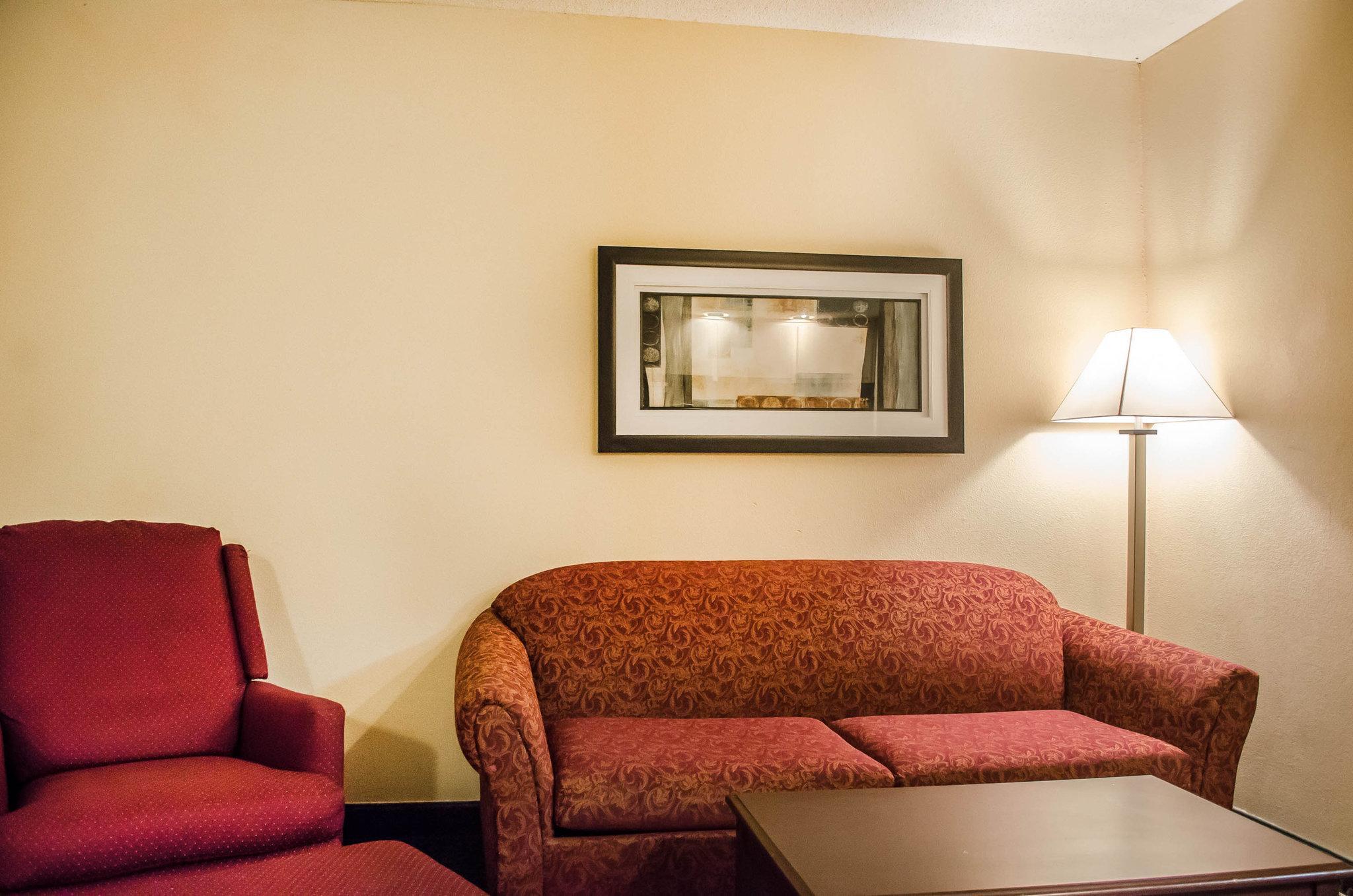 Quality Inn & Suites At Airport Blvd I-65 Мобил Екстериор снимка