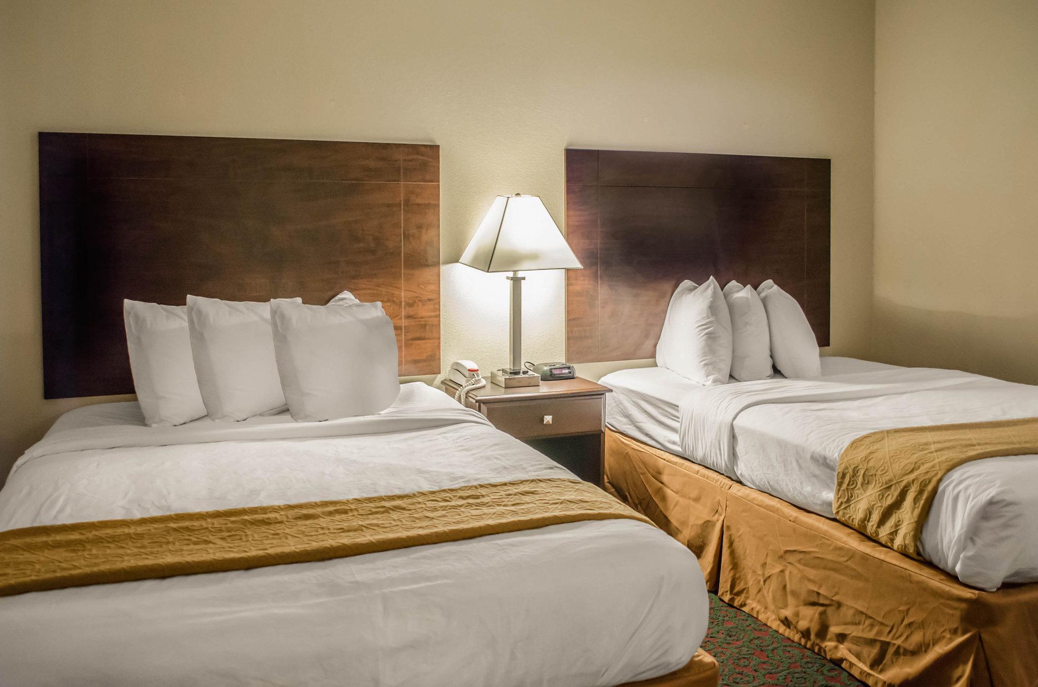 Quality Inn & Suites At Airport Blvd I-65 Мобил Екстериор снимка