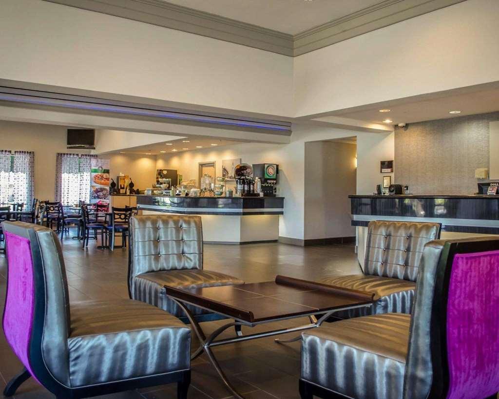Quality Inn & Suites At Airport Blvd I-65 Мобил Интериор снимка