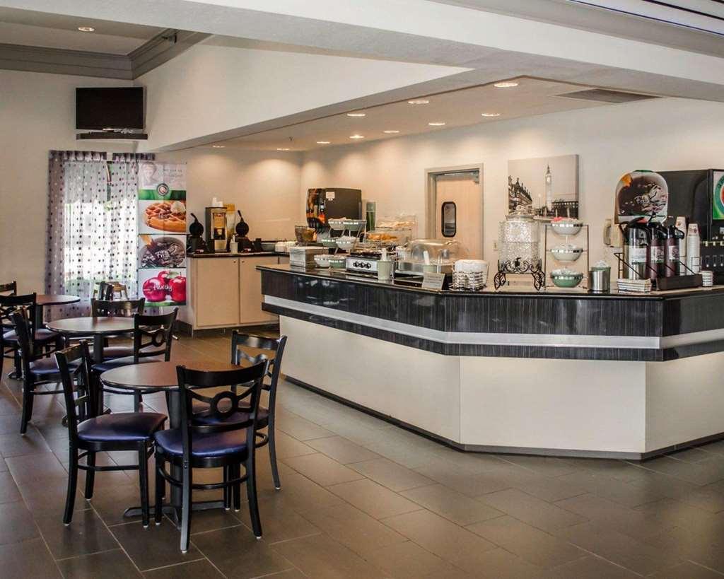Quality Inn & Suites At Airport Blvd I-65 Мобил Ресторант снимка
