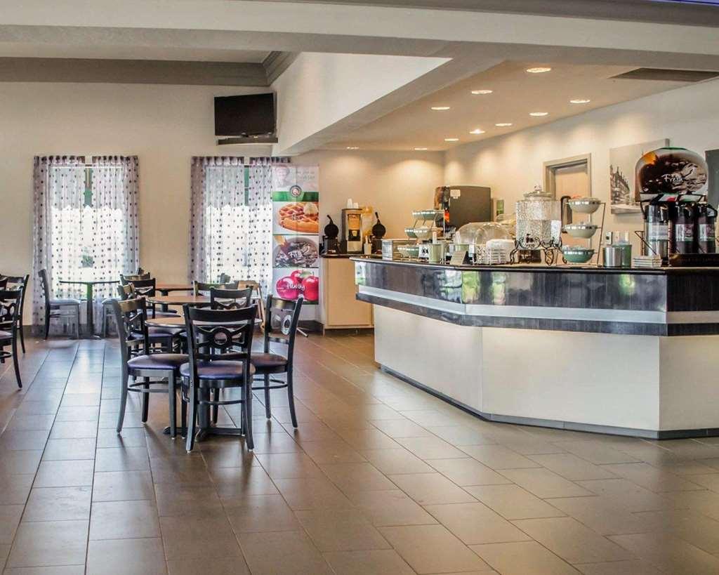 Quality Inn & Suites At Airport Blvd I-65 Мобил Ресторант снимка