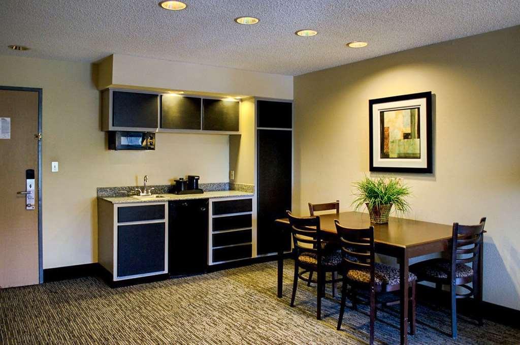 Quality Inn & Suites At Airport Blvd I-65 Мобил Стая снимка