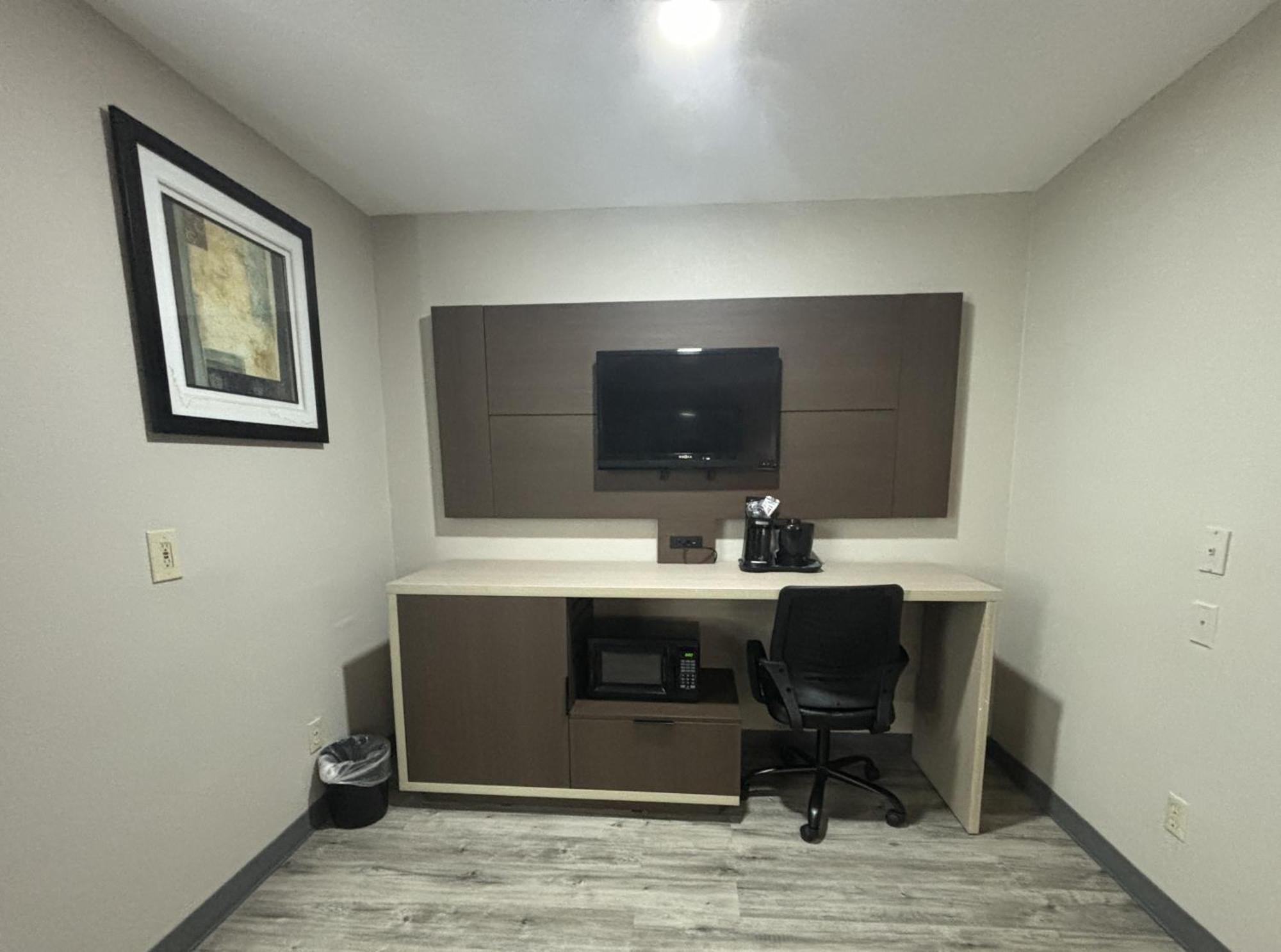 Quality Inn & Suites At Airport Blvd I-65 Мобил Екстериор снимка