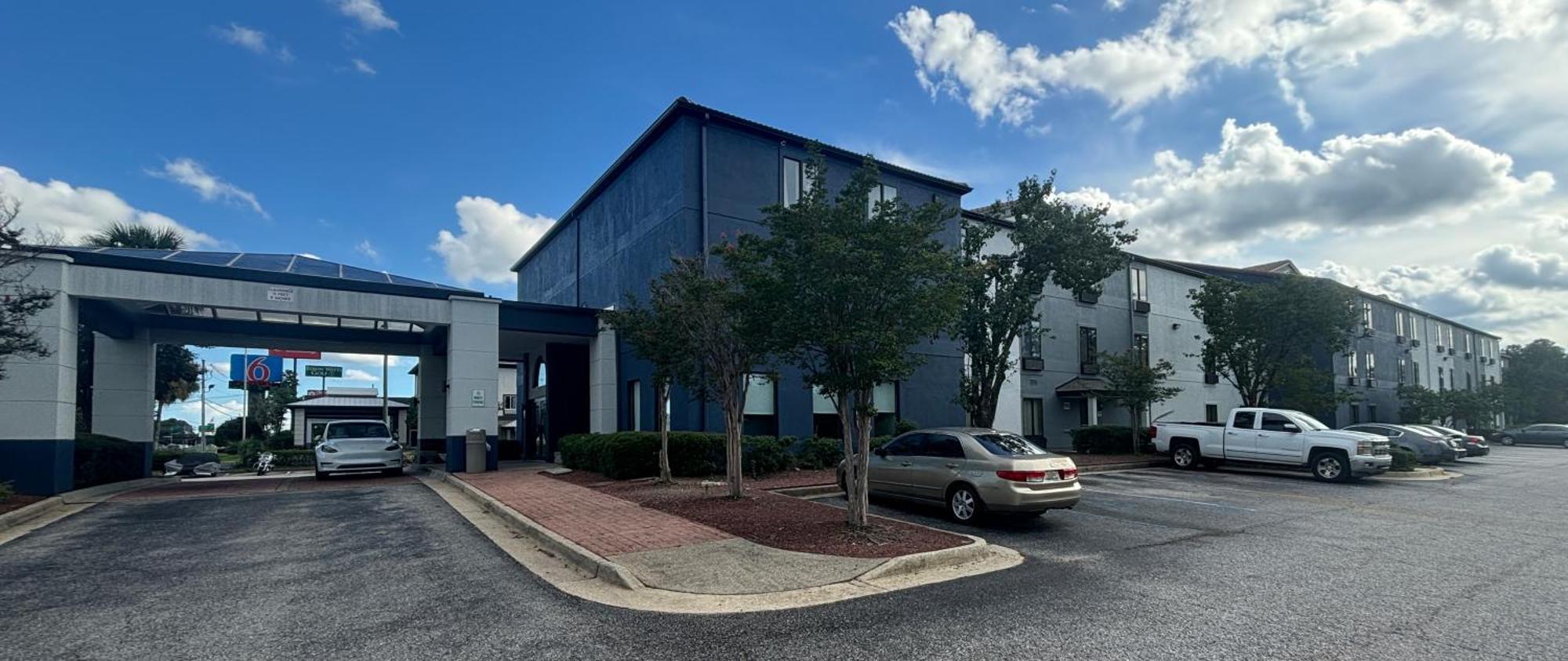 Quality Inn & Suites At Airport Blvd I-65 Мобил Екстериор снимка