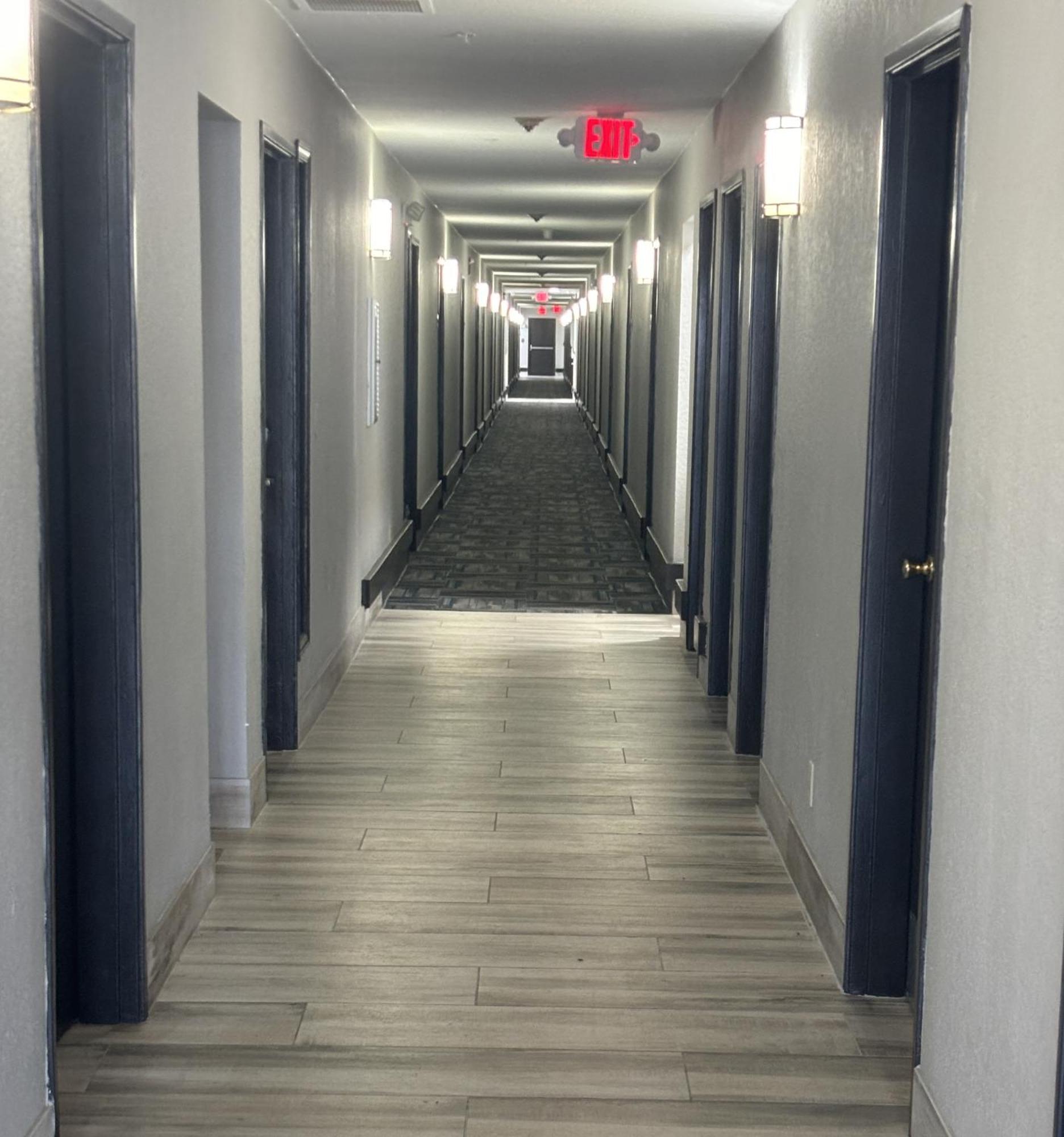 Quality Inn & Suites At Airport Blvd I-65 Мобил Екстериор снимка