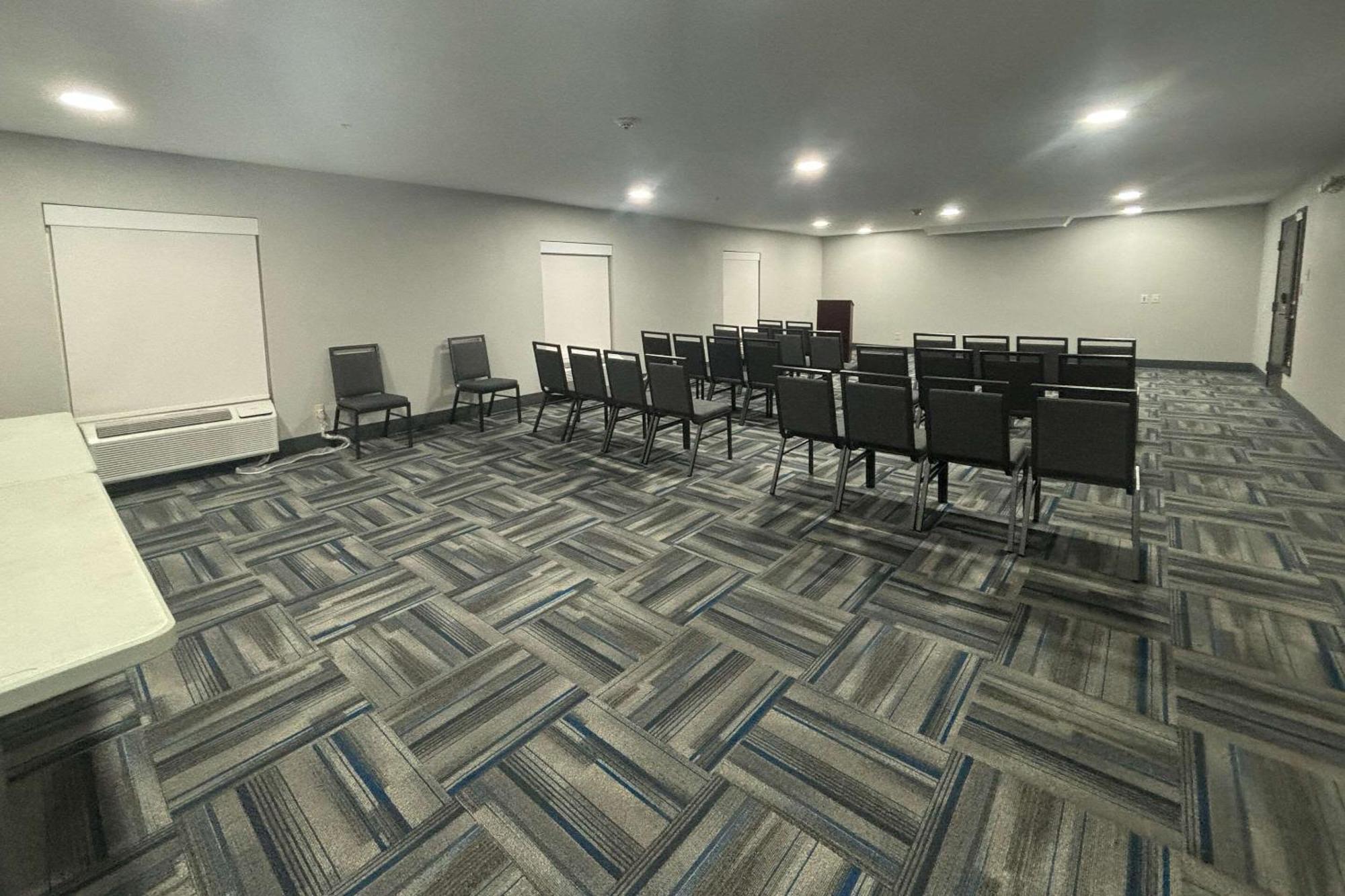 Quality Inn & Suites At Airport Blvd I-65 Мобил Екстериор снимка