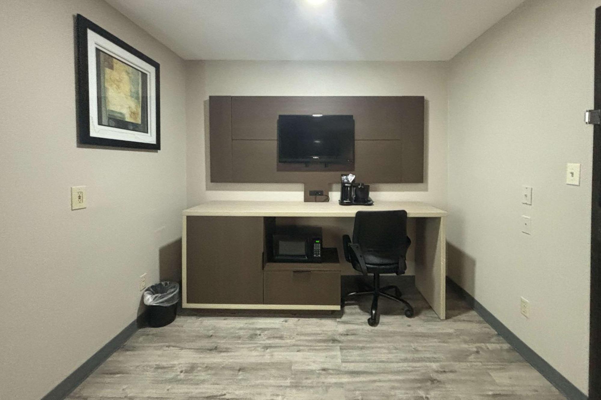 Quality Inn & Suites At Airport Blvd I-65 Мобил Екстериор снимка