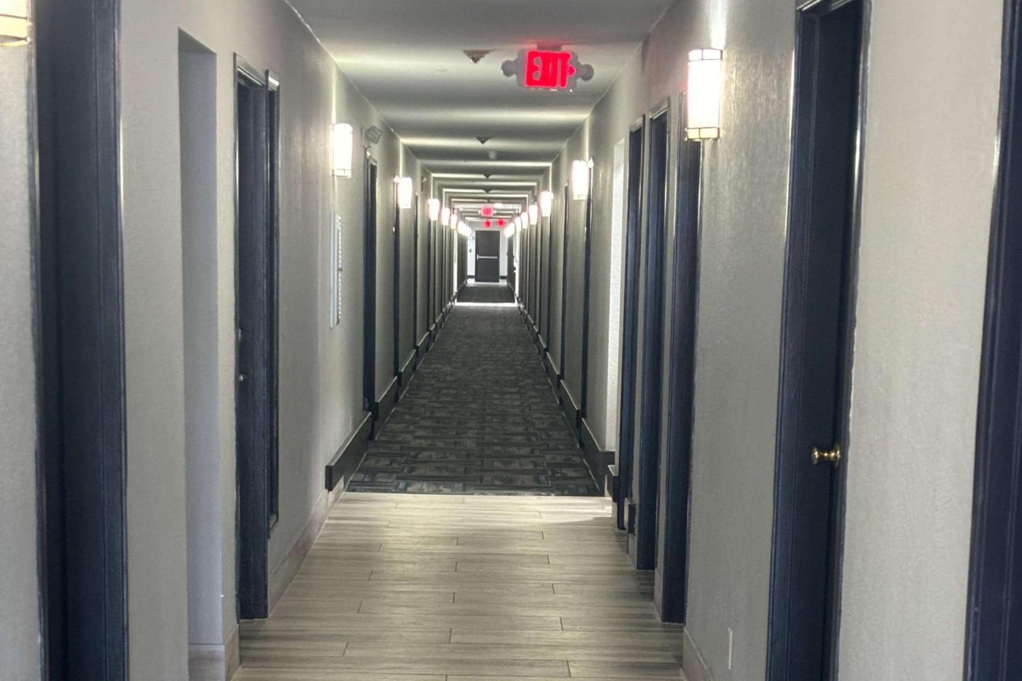 Quality Inn & Suites At Airport Blvd I-65 Мобил Екстериор снимка
